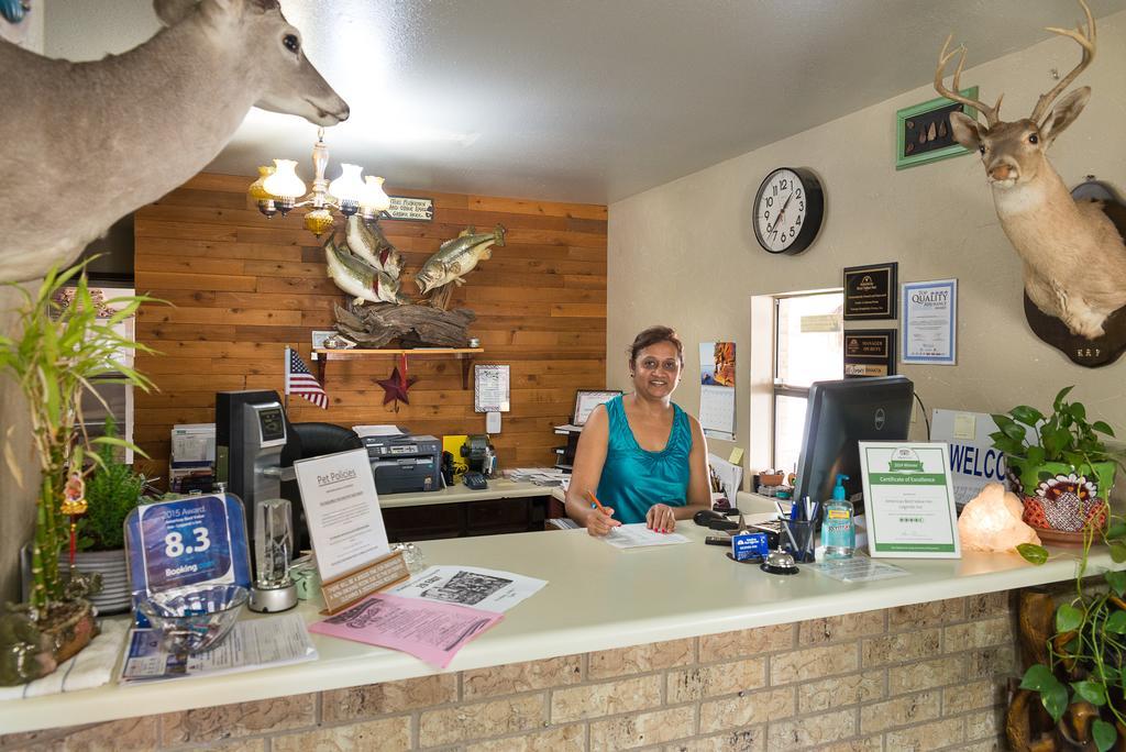 Americas Best Value Inn - Legend'S Inn Junction Zewnętrze zdjęcie